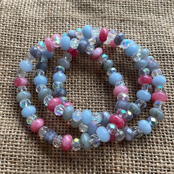 Stackable stone bracelet mixed beads pastel Crystal 7 1/2 stretch Baby Shower - Picture 5 of 7